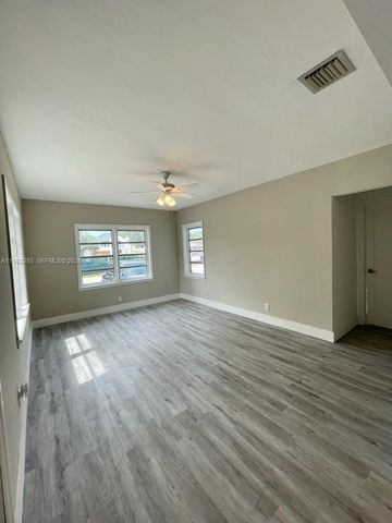 820 SE 12th St 1, Fort Lauderdale, FL 33316