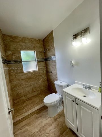 820 SE 12th St 1, Fort Lauderdale, FL 33316