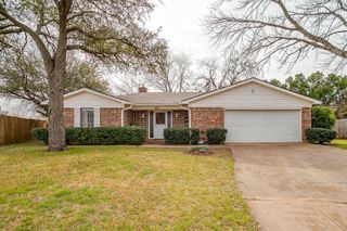 1116 Heather Court, Benbrook, TX 76126
