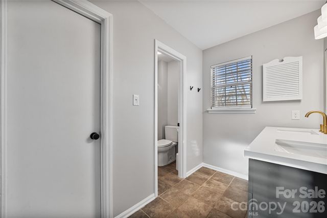 5528 Doverstone Court, Charlotte, NC 28208