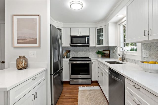 341 Seaview Ave, Swansea, MA 02777