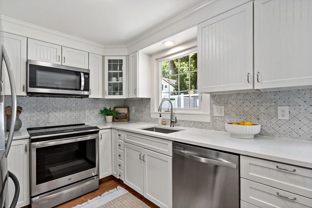 341 Seaview Ave, Swansea, MA 02777
