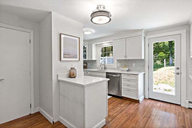 341 Seaview Ave, Swansea, MA 02777