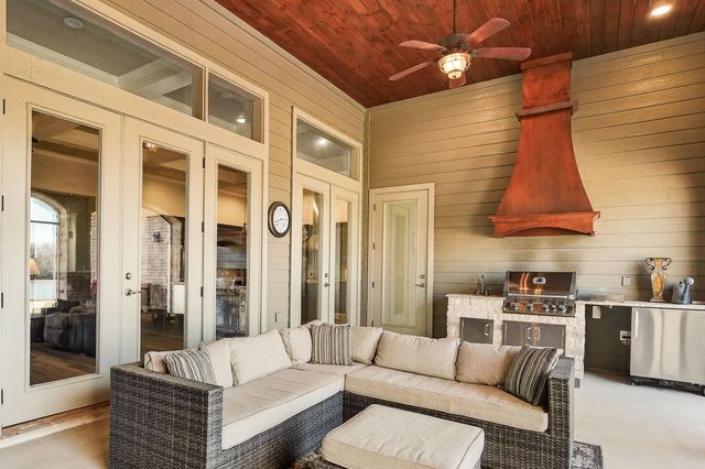 10066 Arnold Lane, Bryan, TX 77808