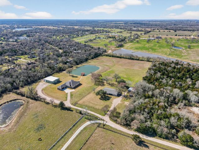 10066 Arnold Lane, Bryan, TX 77808