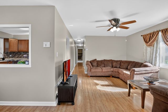 7 E Rocket Circle, Park Forest, IL 60466