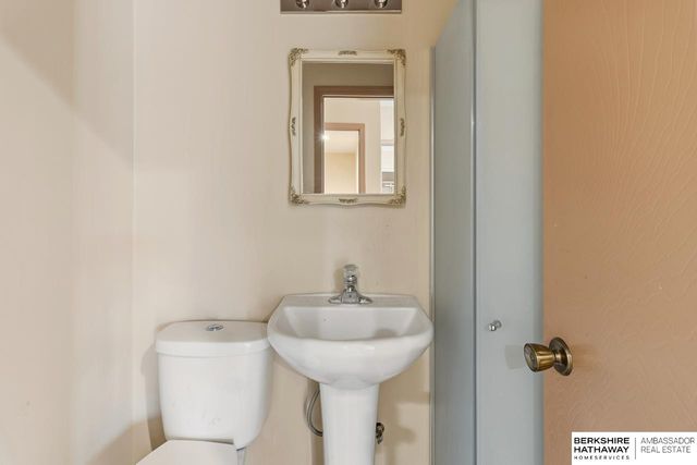 115 N 36th Street, Omaha, NE 68131