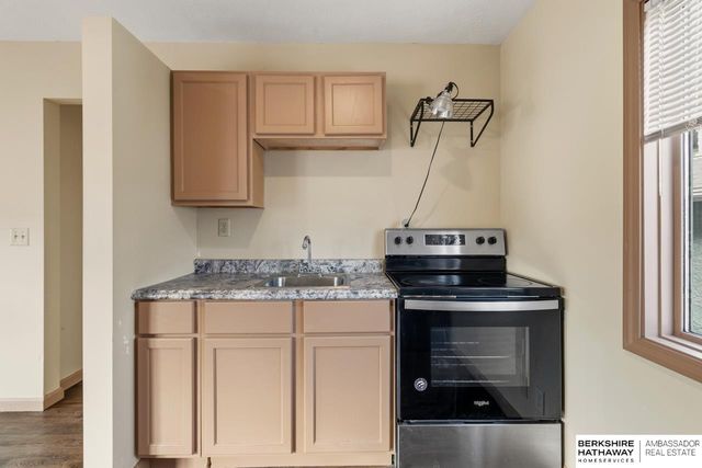 115 N 36th Street, Omaha, NE 68131