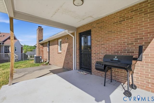 911 Augusta Ave, Petersburg, VA 23803