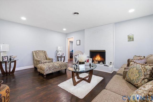 911 Augusta Ave, Petersburg, VA 23803