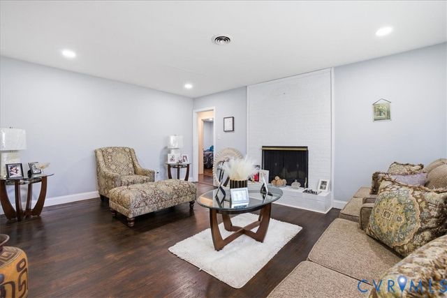 911 Augusta Ave, Petersburg, VA 23803