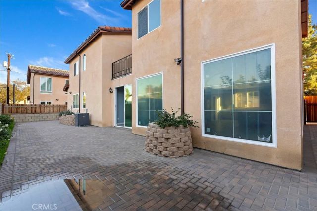20811 W Seeasons Lane, Winnetka, CA 91306