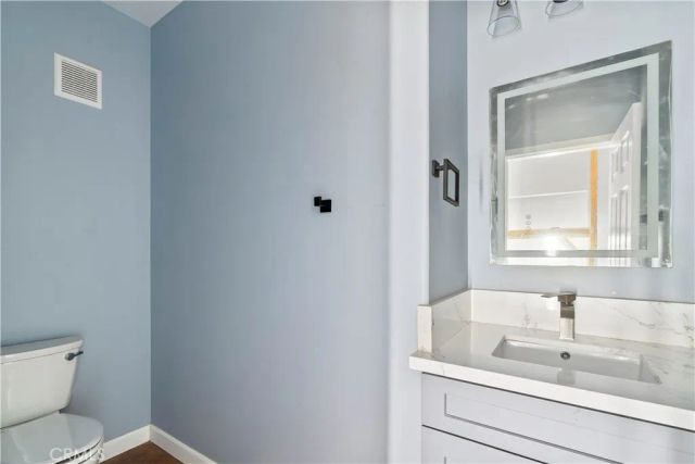 20811 W Seeasons Lane, Winnetka, CA 91306
