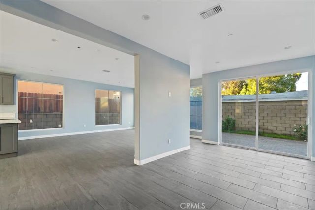 20811 W Seeasons Lane, Winnetka, CA 91306