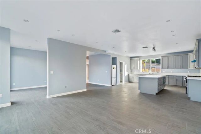 20811 W Seeasons Lane, Winnetka, CA 91306