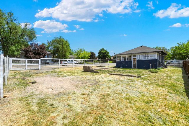 523 16th Ave N, Nampa, ID 83687