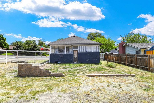523 16th Ave N, Nampa, ID 83687