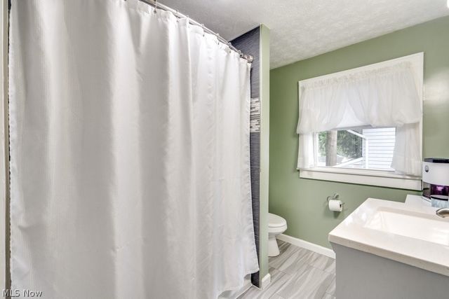 77 Devonshire Drive, Akron, OH 44312