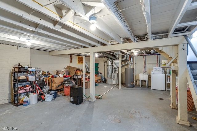 77 Devonshire Drive, Akron, OH 44312