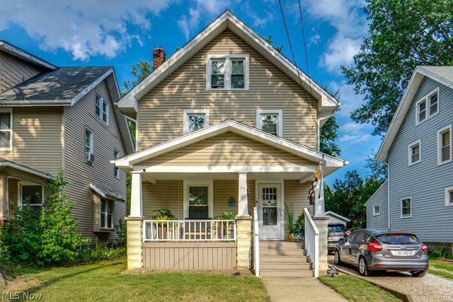77 Devonshire Drive, Akron, OH 44312
