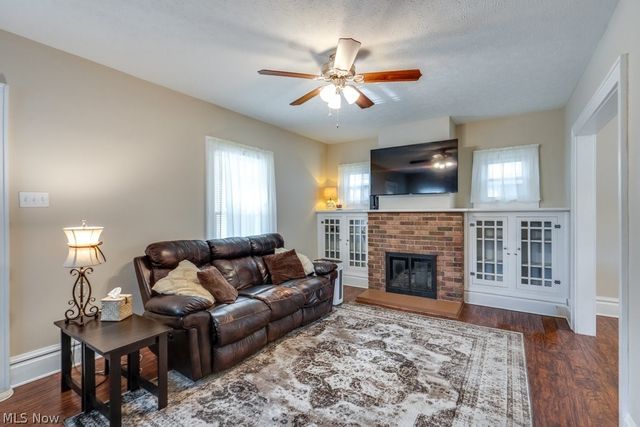 77 Devonshire Drive, Akron, OH 44312