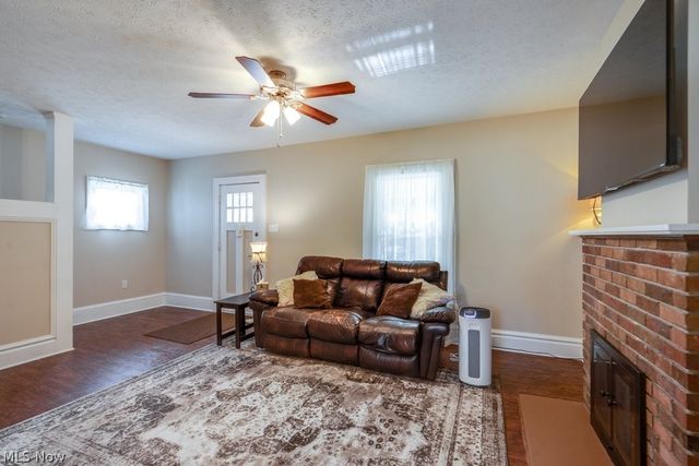 77 Devonshire Drive, Akron, OH 44312
