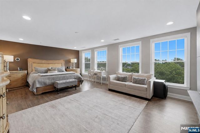 3315 The Plaza, Tenafly, NJ 07670