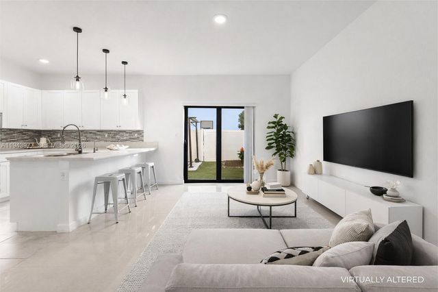 3386 W 106th Ter, Hialeah, FL 33018