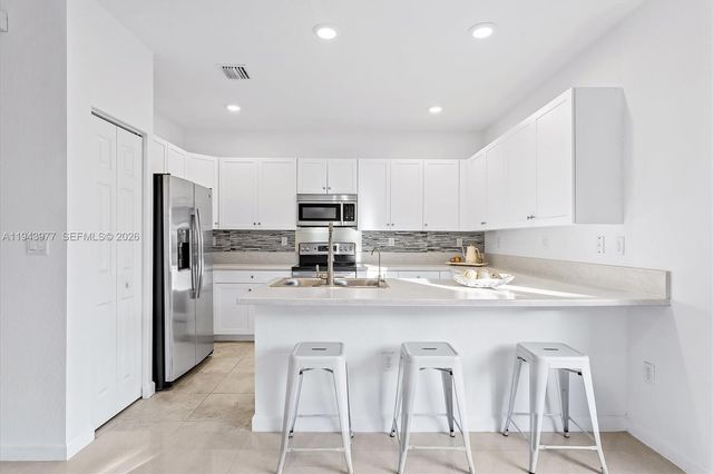 3386 W 106th Ter, Hialeah, FL 33018