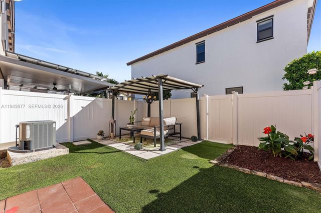 3386 W 106th Ter, Hialeah, FL 33018