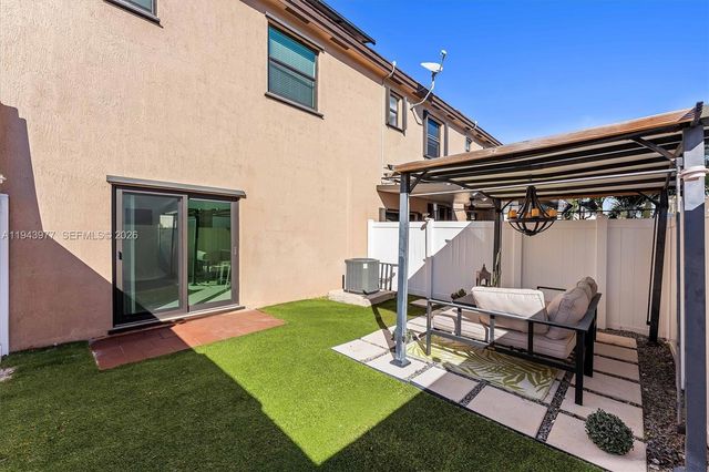 3386 W 106th Ter, Hialeah, FL 33018