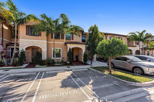 3386 W 106th Ter, Hialeah, FL 33018