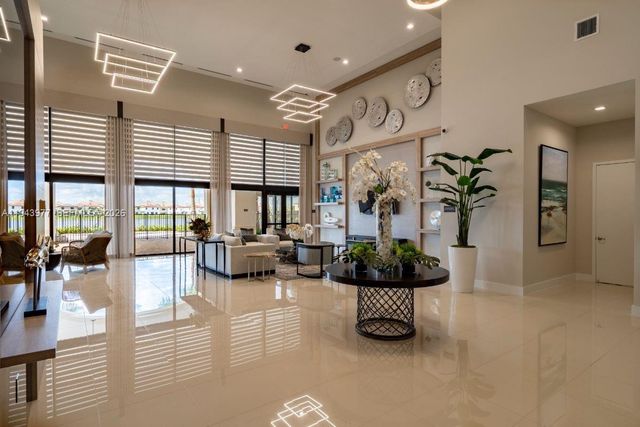 3386 W 106th Ter, Hialeah, FL 33018