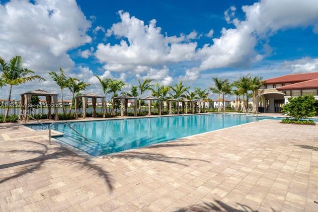 3386 W 106th Ter, Hialeah, FL 33018