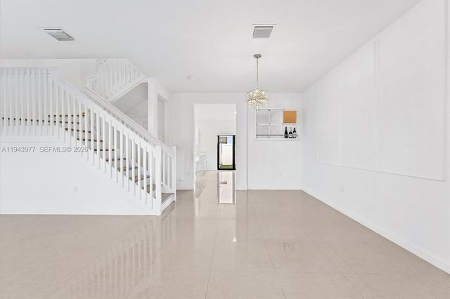 3386 W 106th Ter, Hialeah, FL 33018