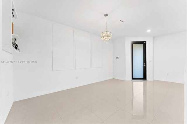 3386 W 106th Ter, Hialeah, FL 33018