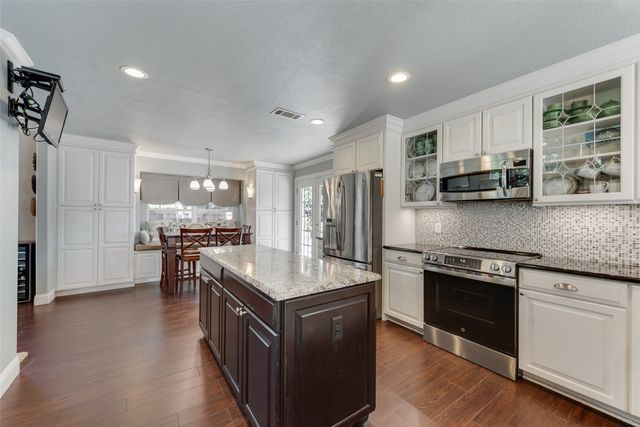 3301 Jones Court, Bedford, TX 76021