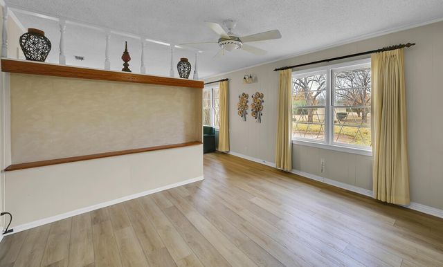 136 Bowie Street, Mcgregor, TX 76657