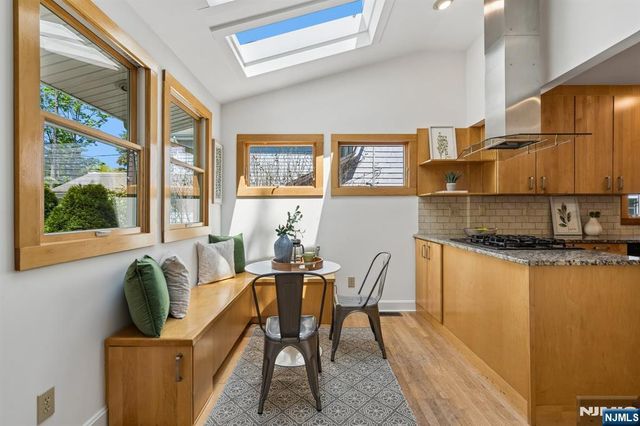 16 Duryea Road, Montclair, NJ 07043