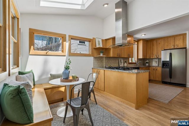 16 Duryea Road, Montclair, NJ 07043