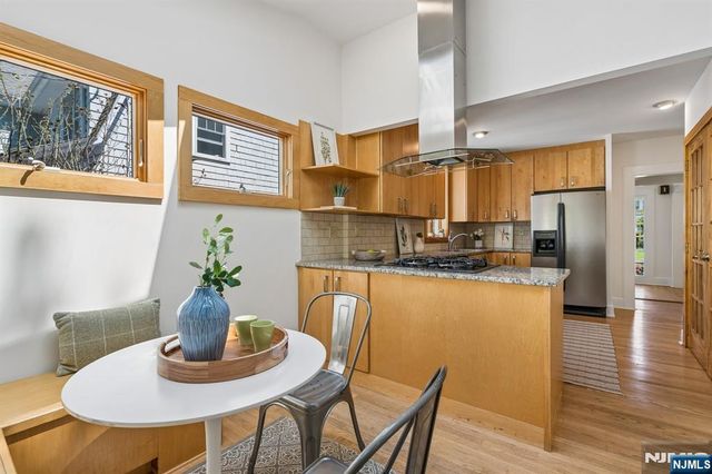 16 Duryea Road, Montclair, NJ 07043
