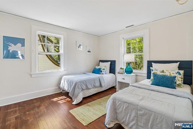 16 Duryea Road, Montclair, NJ 07043