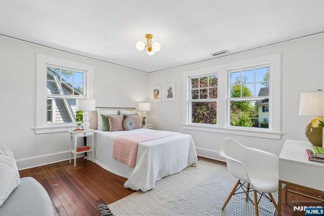 16 Duryea Road, Montclair, NJ 07043