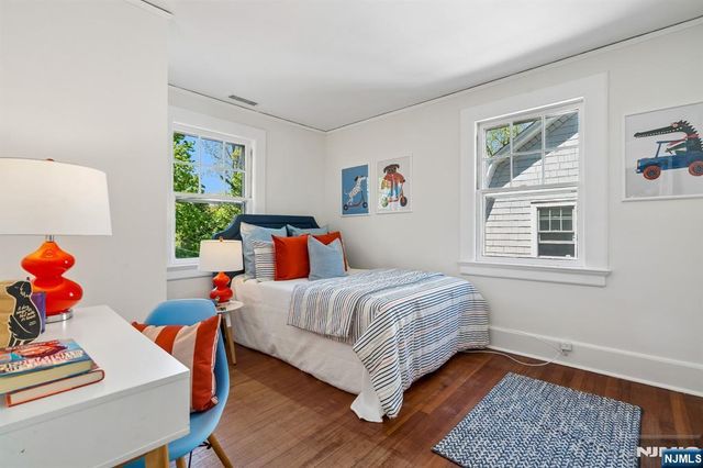 16 Duryea Road, Montclair, NJ 07043