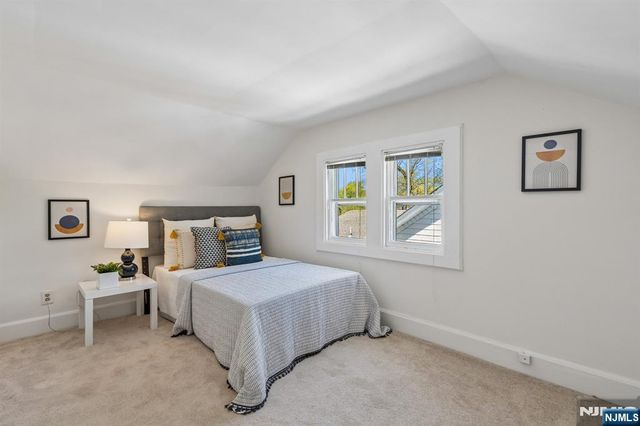 16 Duryea Road, Montclair, NJ 07043