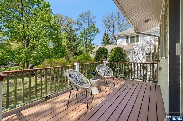 16 Duryea Road, Montclair, NJ 07043