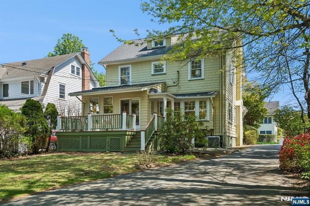 16 Duryea Road, Montclair, NJ 07043