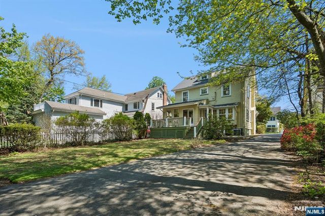 16 Duryea Road, Montclair, NJ 07043