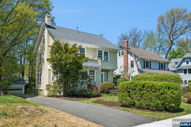 16 Duryea Road, Montclair, NJ 07043