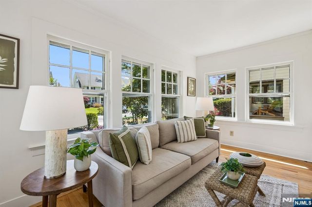 16 Duryea Road, Montclair, NJ 07043